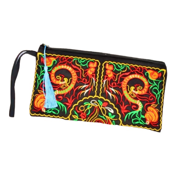 5 for💲20 Beautiful Bohemian Style Embroidered Oversized Wallet. NWT - Picture 2 of 4